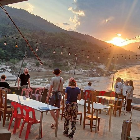 Villa Mekong Guesthouse Muang Pakbèng Esterno foto