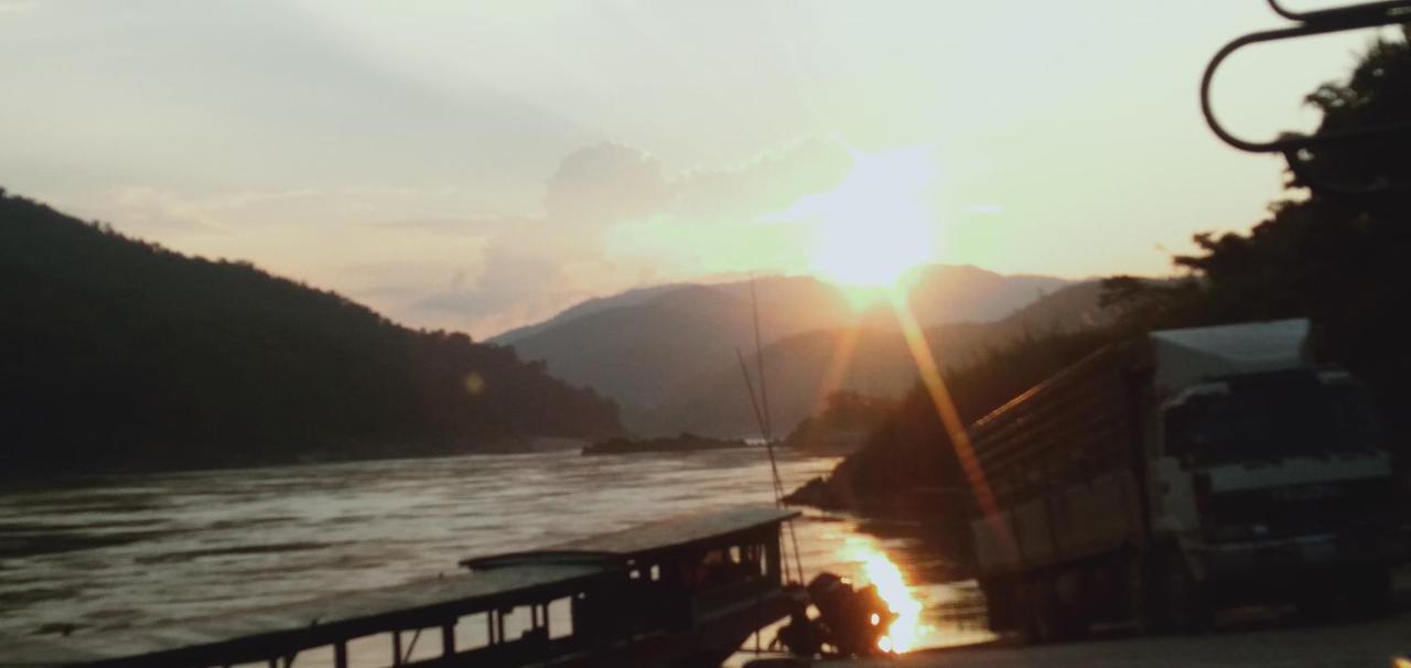Villa Mekong Guesthouse Muang Pakbèng Esterno foto