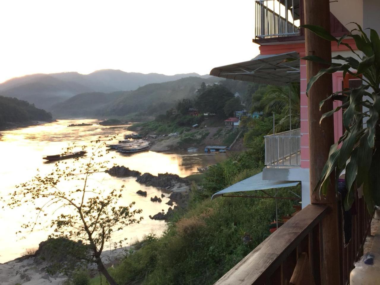 Villa Mekong Guesthouse Muang Pakbèng Esterno foto
