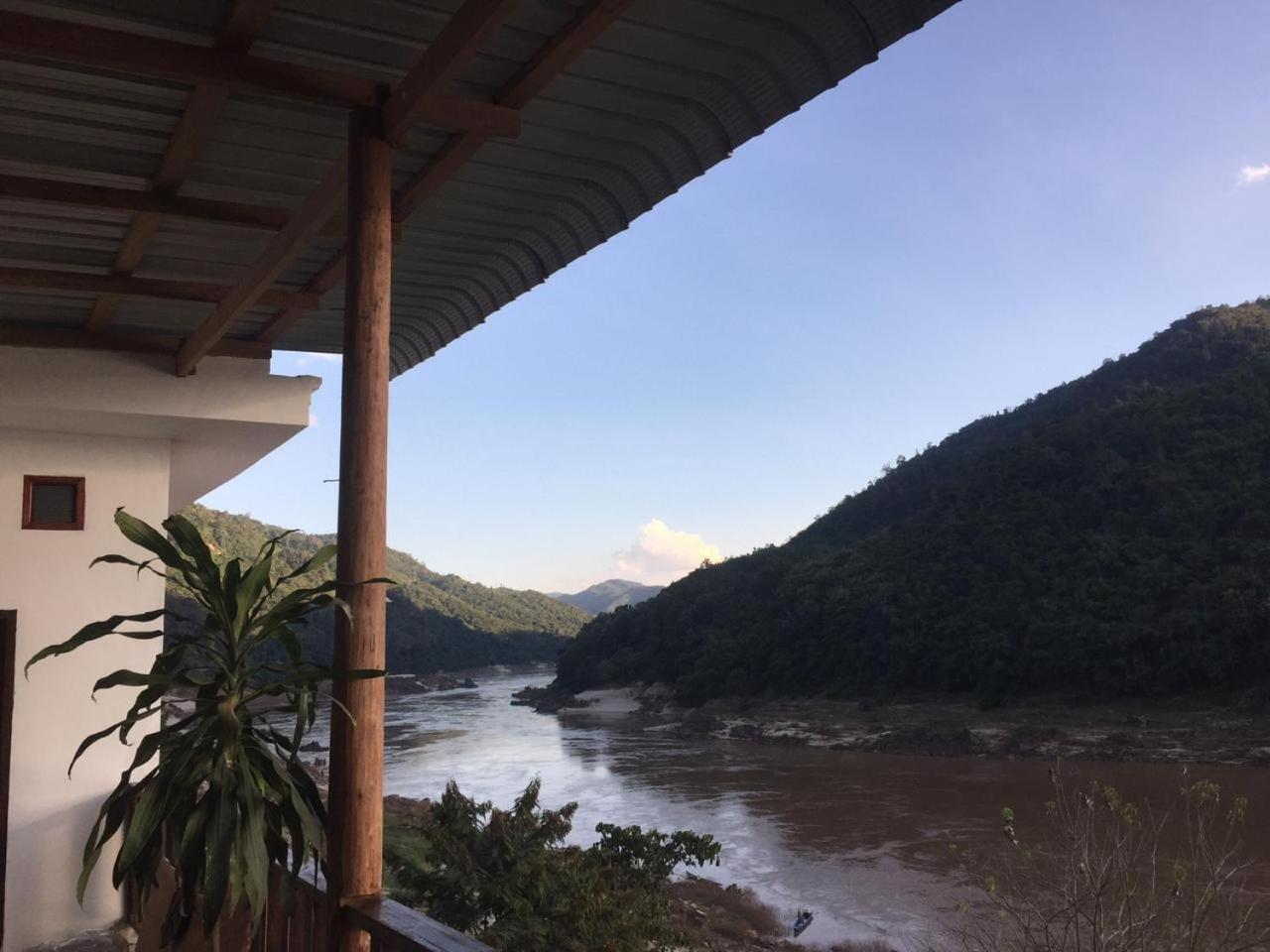Villa Mekong Guesthouse Muang Pakbèng Esterno foto